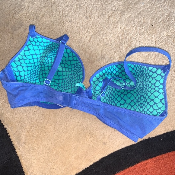 Set of Two Push Up Bras (34C) - Picture 2 of 6